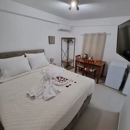 Casa de Férias The Garden House In Paradisi *