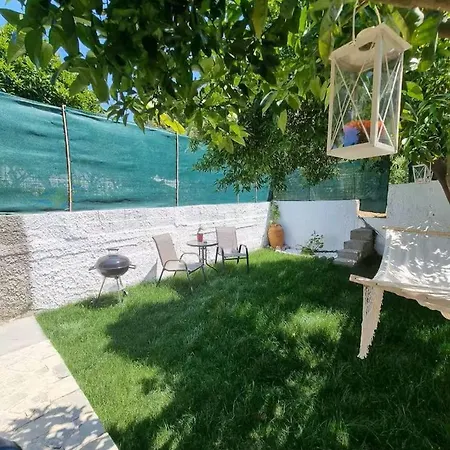 The Garden House In Paradisi Dom wakacyjny *
