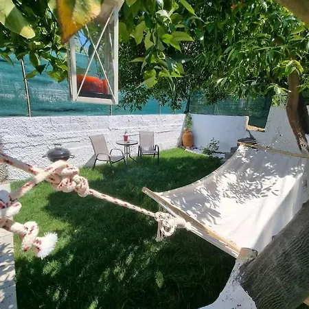 The Garden House In Paradisi