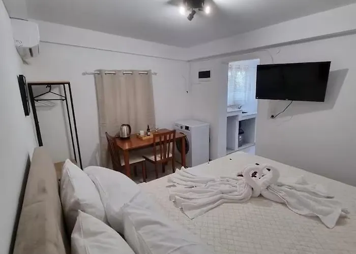 The Garden House In Paradisi Paradeísion