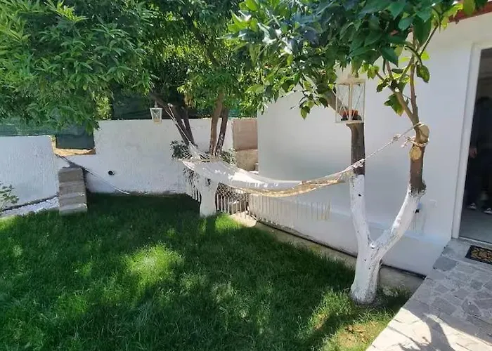 The Garden House In Paradisi * Paradeísion